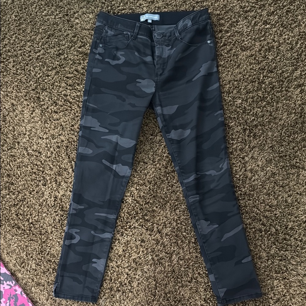 Wit & Wisdom Size 4 Black Camouflage Straight Leg Jeans